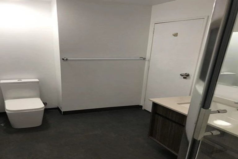 Photo of property in 3 Chevron Place, Castor Bay, Auckland, 0620