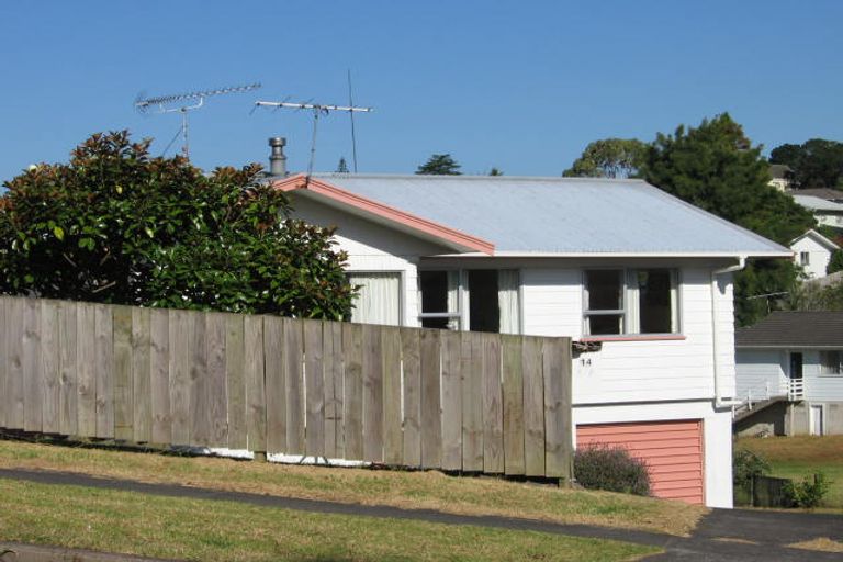 Photo of property in 14 Topliss Drive, Northcross, Auckland, 0632