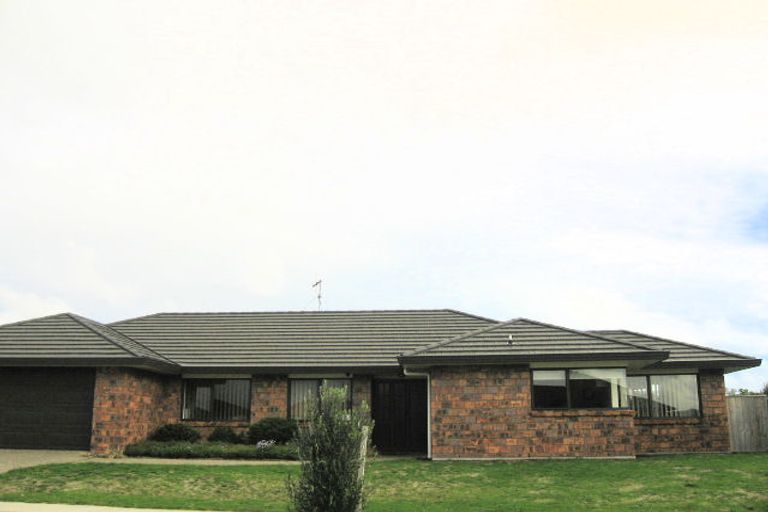 Photo of property in 4 Monarch Place, Paraparaumu Beach, Paraparaumu, 5032