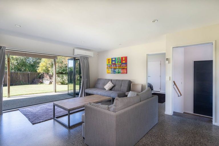 Photo of property in 2/9 Alberta Street, Acacia Bay, Taupo, 3330