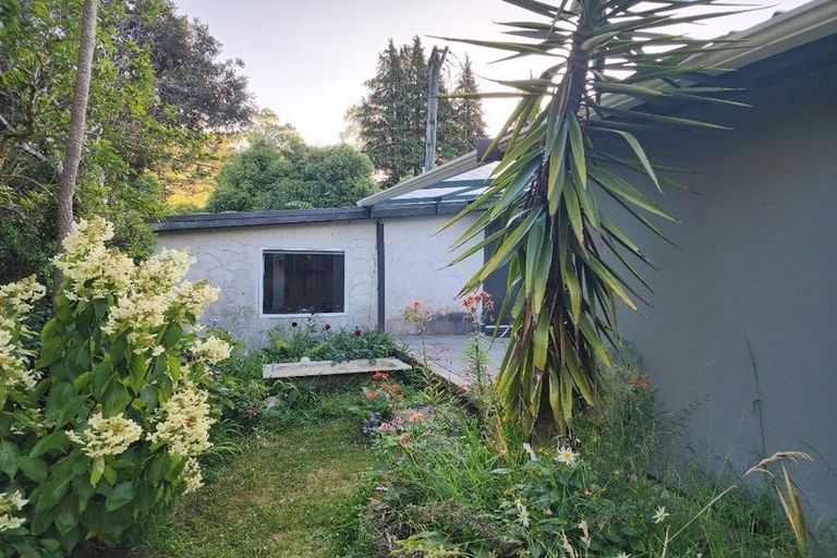 Photo of property in 30 Crest Road, Akatarawa, Upper Hutt, 5372