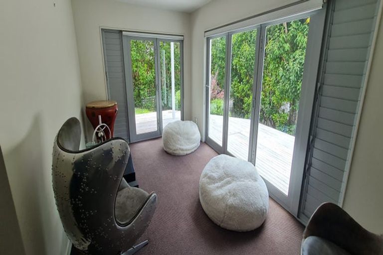 Photo of property in 5a Aberdeen Road, Castor Bay, Auckland, 0620
