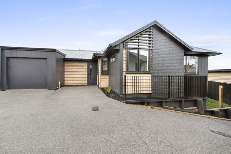 Photo of property in 2/61 Forest Lake Road, Hamilton, 3200