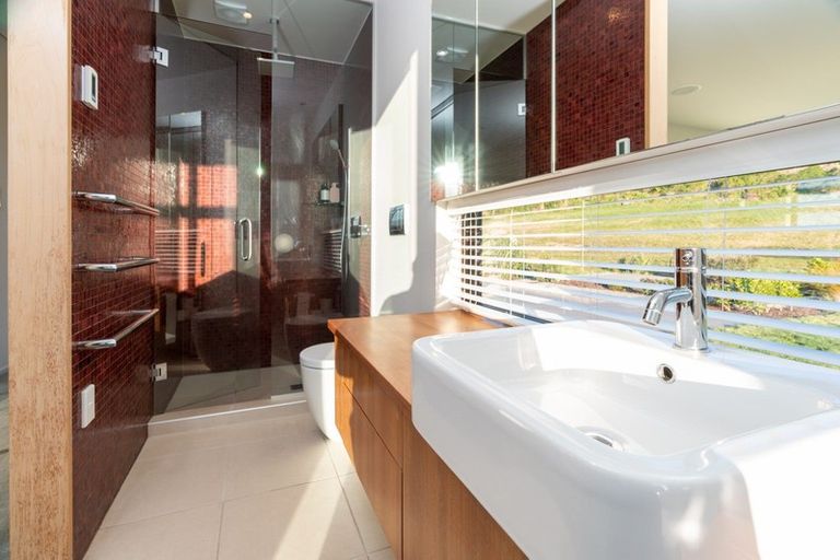 Photo of property in 153 Bing Lucas Drive, Tawa, Wellington, 5028