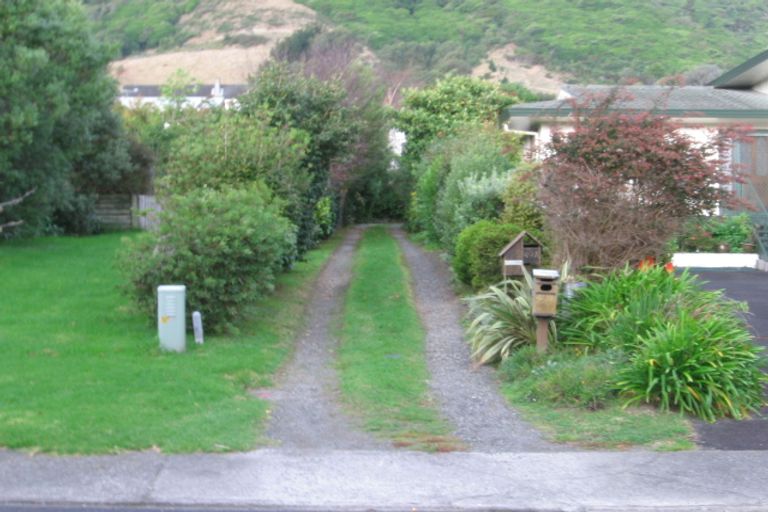 Photo of property in 49 Huia Street, Waikanae, 5036