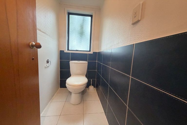 Photo of property in 40 Pigeon Mountain Road, Half Moon Bay, Auckland, 2012