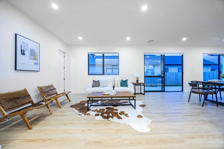 Photo of property in 5 Cutfield Lane, Kumeu, 0810