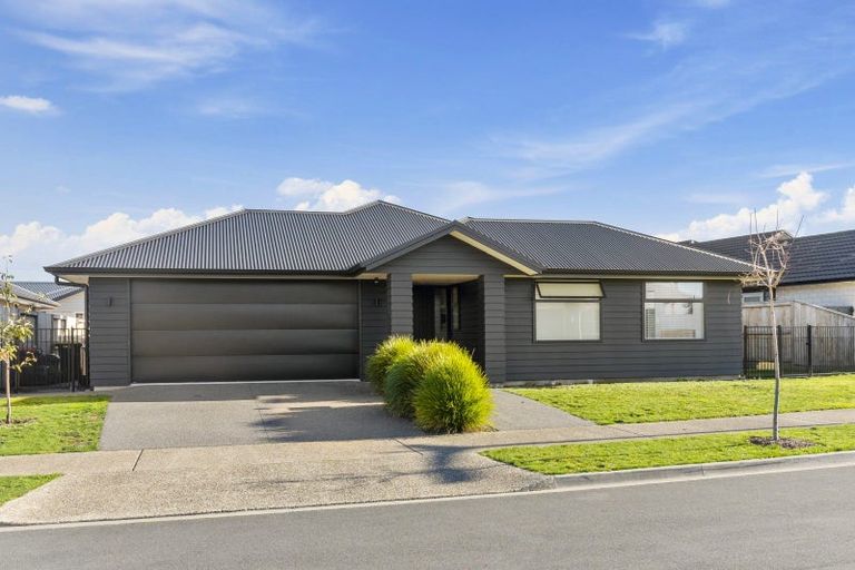 Photo of property in 32 Rotomanu Place, Pyes Pa, Tauranga, 3112