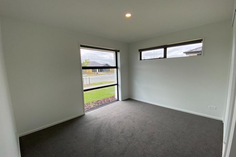 Photo of property in 24 Bill Hammond Drive, Belfast, 8051