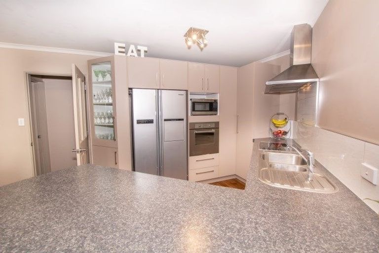 Photo of property in 18 Rosella Drive, Welcome Bay, Tauranga, 3112