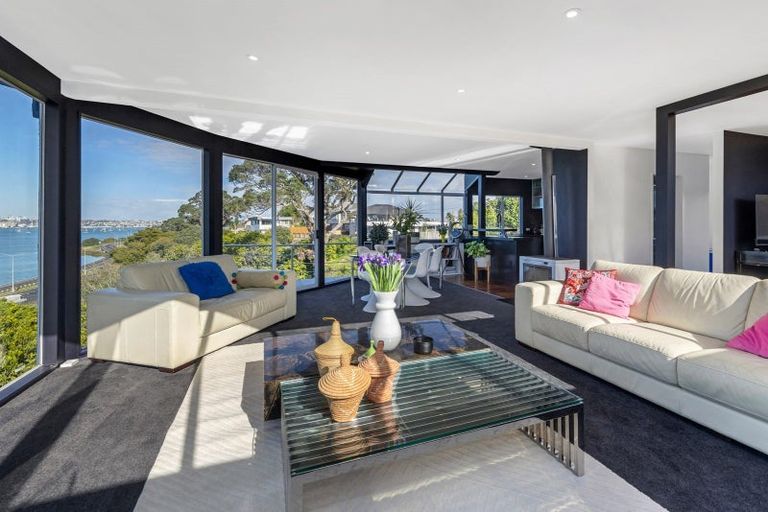 Photo of property in 2/81 Sylvan Avenue, Northcote, Auckland, 0627