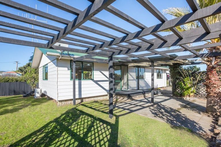 Photo of property in 16b Karaka Street, Otaki Beach, Otaki, 5512