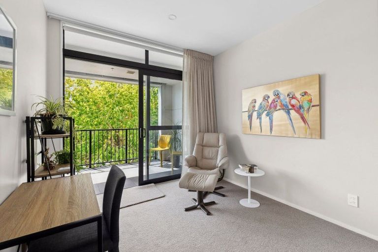 Photo of property in 204/86 Alpha Street, Cambridge, 3434