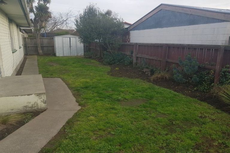 Photo of property in 2/7a Glen Place, Parklands, Christchurch, 8083