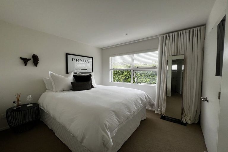 Photo of property in 1/2 Holiday Road, Milford, Auckland, 0620