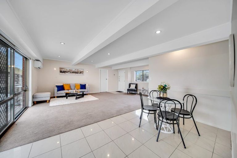 Photo of property in 12 Ronald Place, Manurewa, Auckland, 2102
