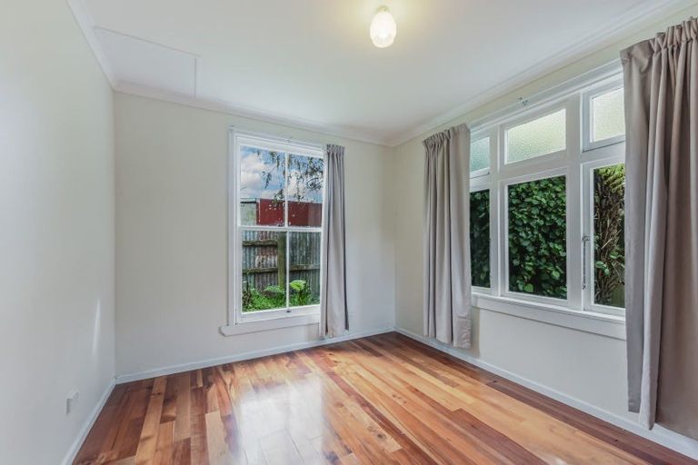 Photo of property in 24 Devon Street, Picton, 7220