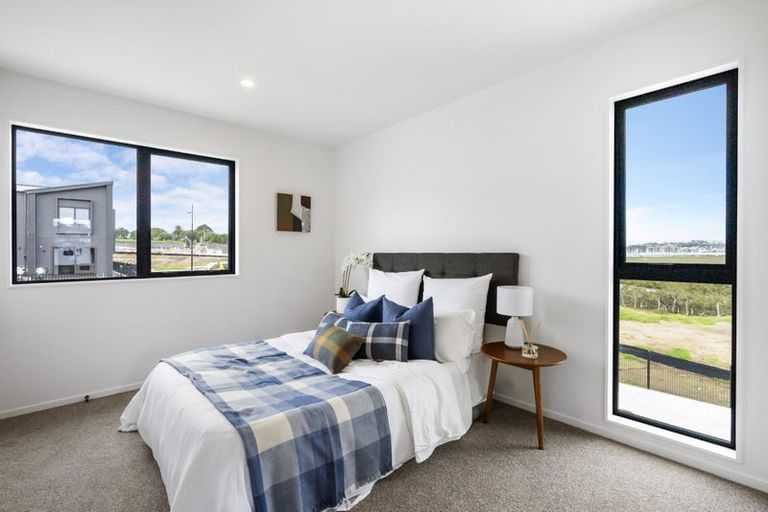 Photo of property in 11/10 Ngaroma House Drive, Hobsonville, Auckland, 0616