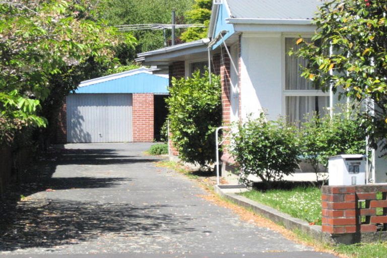 Photo of property in 1/28 Hampton Place, Burnside, Christchurch, 8053