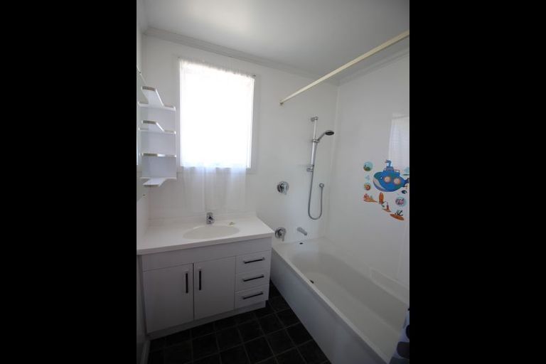 Photo of property in 21 Hopkins Road, Twizel, 7901