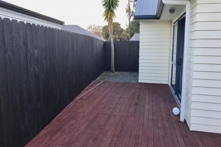 Photo of property in 4 Gossamer Drive, Pakuranga Heights, Auckland, 2010