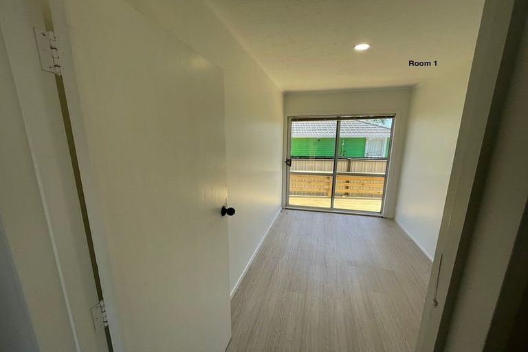 Photo of property in 104 Edmonton Road, Henderson, Auckland, 0612