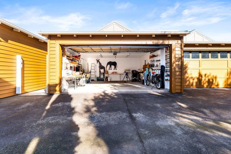 Photo of property in 2/5 King Edward Parade, Devonport, Auckland, 0624