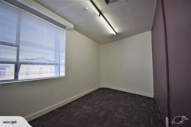 Photo of property in 350a Great South Road, Opaheke, Papakura, 2113