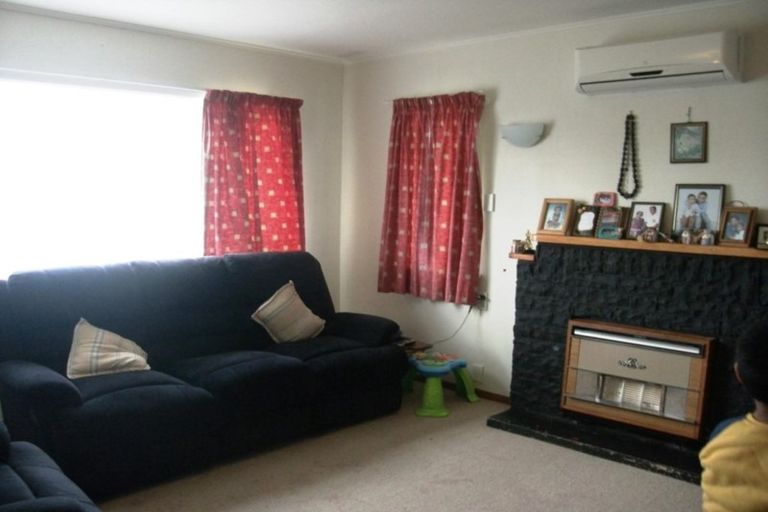 Photo of property in 27 Carlisle Street, Levin, 5510