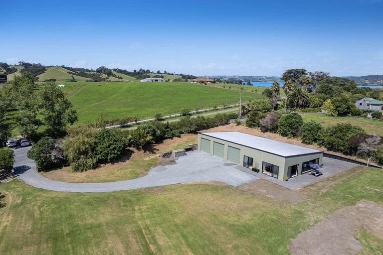 Photo of property in 60 Goodall Road, Snells Beach, 0920