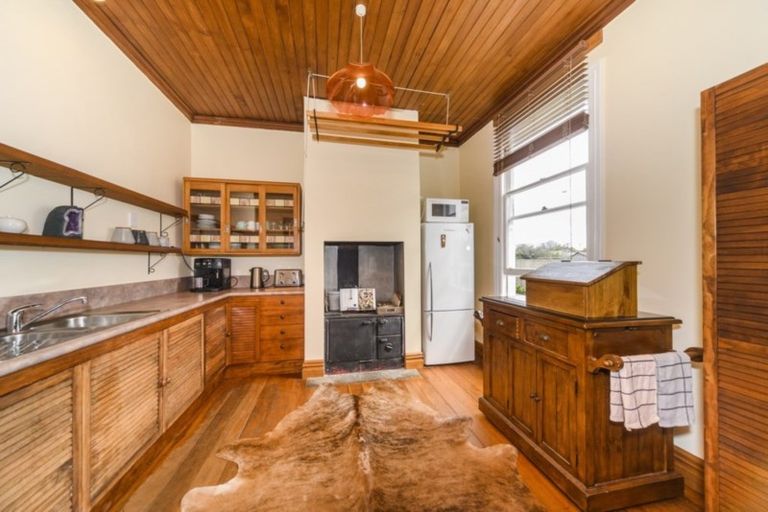 Photo of property in 161 Bridge Street, Bulls, 4818