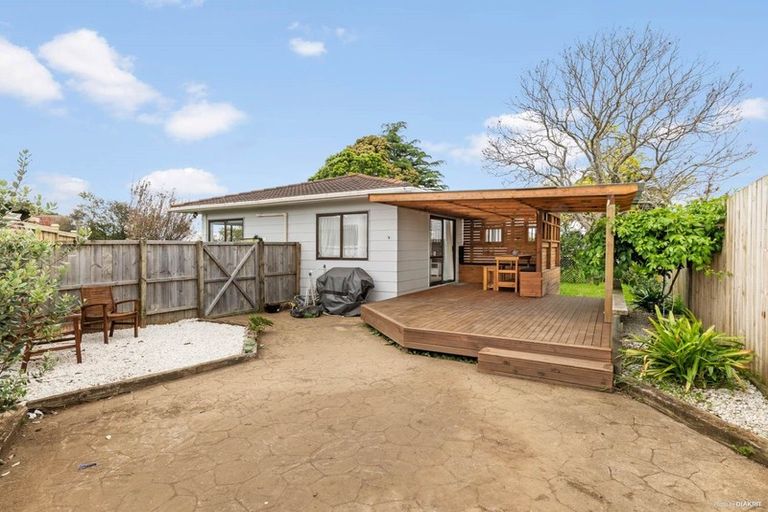 Photo of property in 1/50 Tawa Crescent, Manurewa, Auckland, 2102