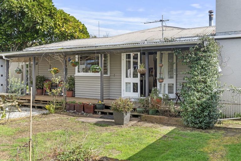 Photo of property in 71 Mountain Road, Sentry Hill, New Plymouth, 4373