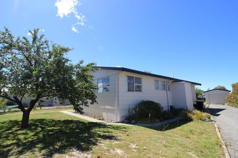 Photo of property in 21 Hopkins Road, Twizel, 7901