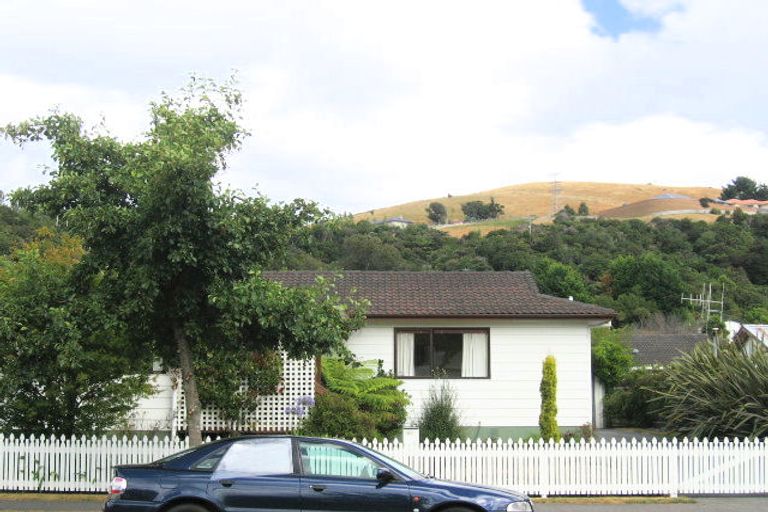 Photo of property in 40 Gemstone Drive, Birchville, Upper Hutt, 5018