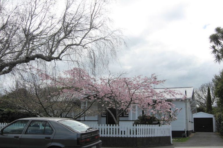 Photo of property in 18 Grey Street, College Estate, Whanganui, 4500