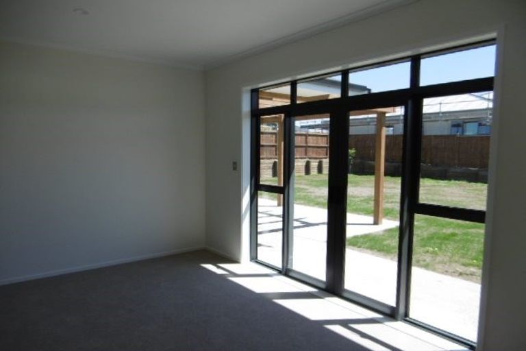 Photo of property in 6 Malbec Place, Huapai, Kumeu, 0810