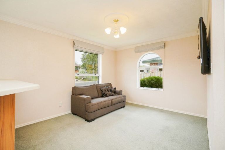 Photo of property in 2 Elm Crescent, Gladstone, Invercargill, 9810