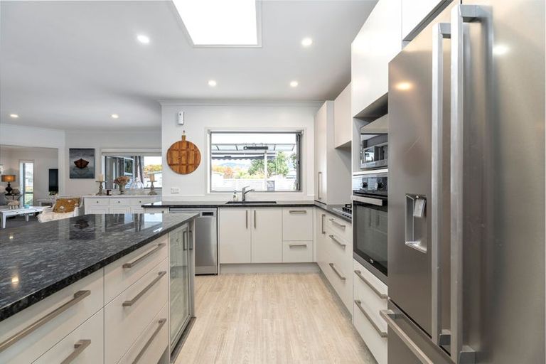 Photo of property in 325 Cook Drive, Whitianga, 3510