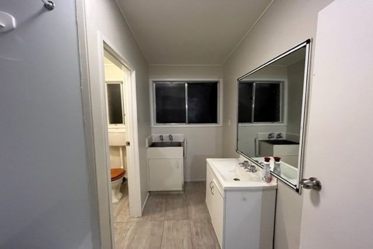 Photo of property in 2/33 Grassways Avenue, Pakuranga, Auckland, 2010