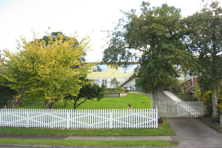 Photo of property in 15 Alton Terrace, Pakuranga Heights, Auckland, 2010