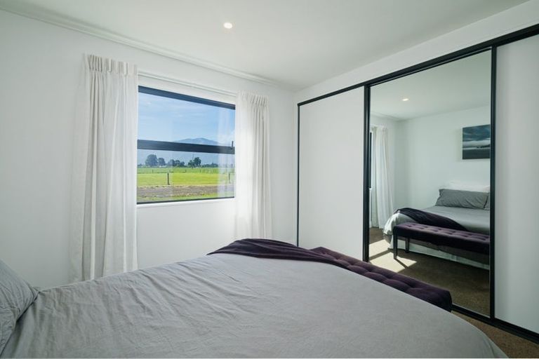 Photo of property in 23 Te Ao Wharepapa Lane, Peketa, 7373