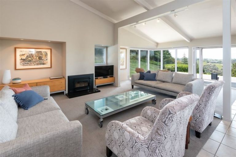 Photo of property in 560 Whitford Road, Whitford, Howick, 2571