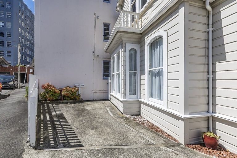 Photo of property in 18 Portland Crescent, Thorndon, Wellington, 6011