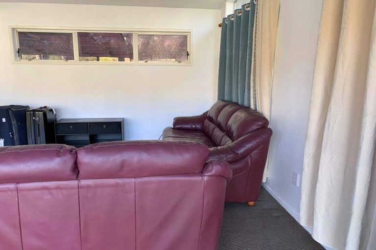 Photo of property in 81 Ayton Drive, Totara Vale, Auckland, 0629