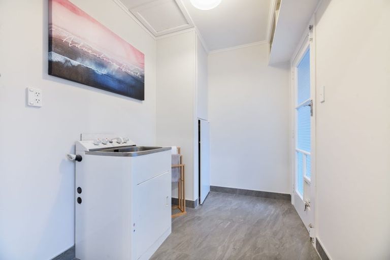 Photo of property in 22 Chilcott Road, Henderson, Auckland, 0612