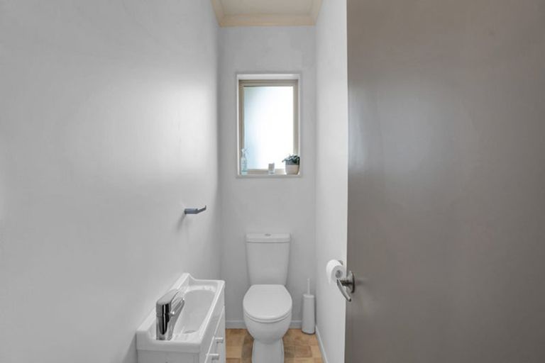 Photo of property in 10 Estate Grove, Inglewood, 4330