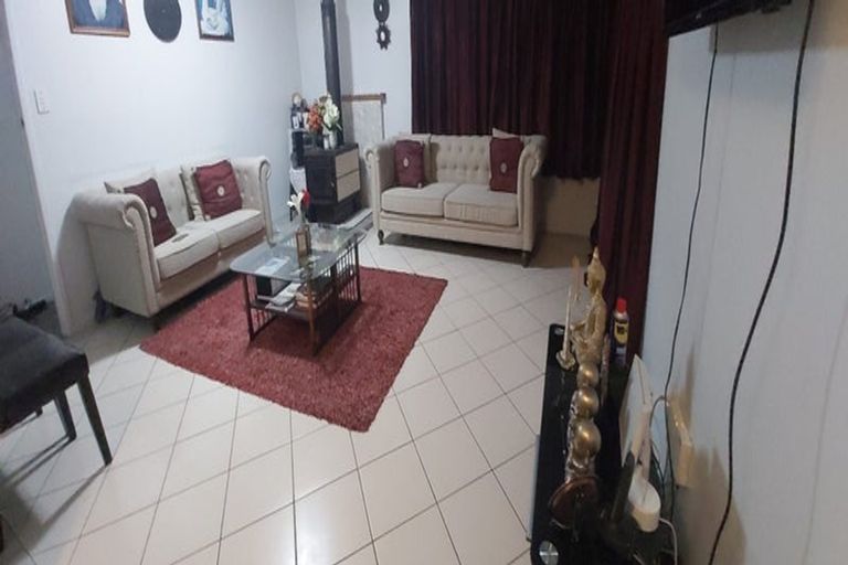 Photo of property in 2/147 Gills Road, Half Moon Bay, Auckland, 2014