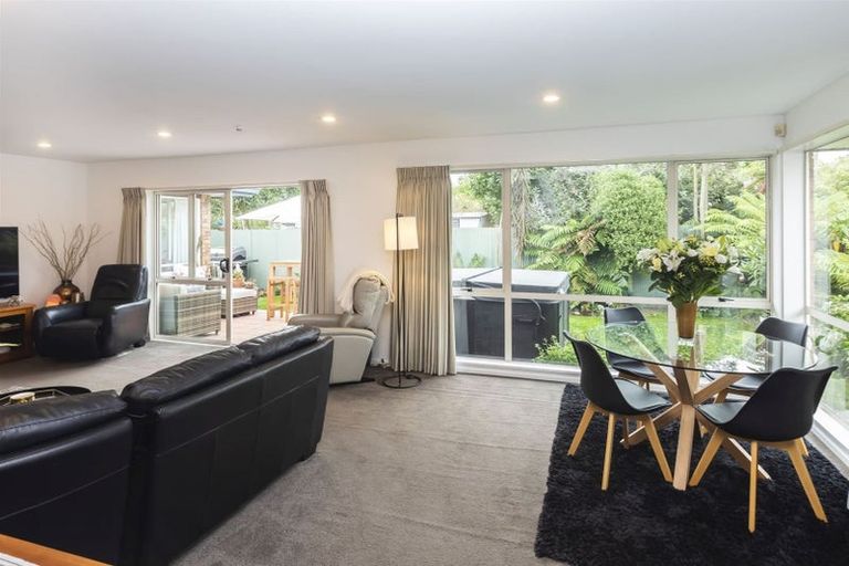 Photo of property in 1/92 Racecourse Road, Sockburn, Christchurch, 8042