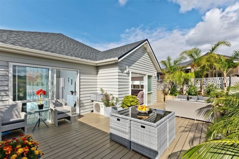 Photo of property in 25 Turutu Place, Long Bay, Auckland, 0630